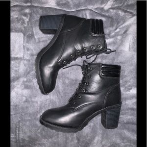 Misslola Black booties